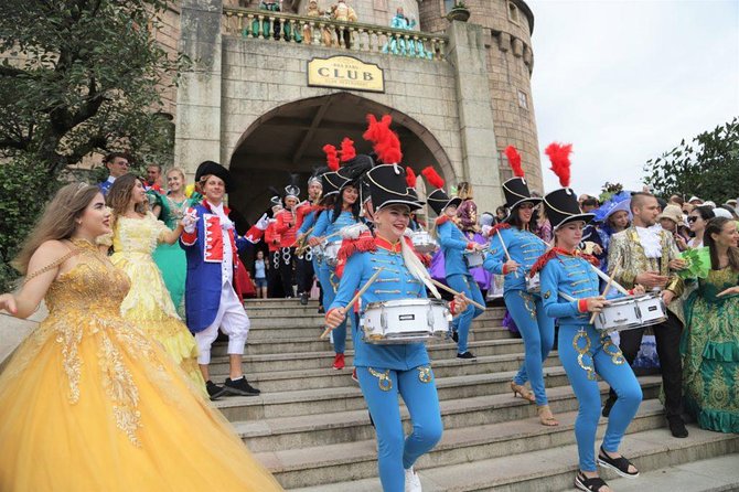 Ba Na Hills with Golden Bridge and Cable Car Daily Tour - Fantasy Park Afternoon: Energy Burn Without the Rush