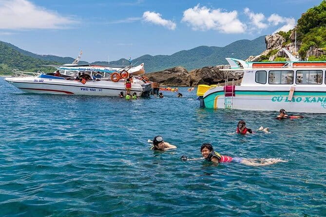 Cham island snorkeling tour - Han River boat ride: a change of mood from traffic