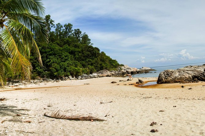 Cu Lao Cham Island Tour from Da Nang/ Hoi An - Ong Beach lunch: Vietnamese food, built-in recovery time