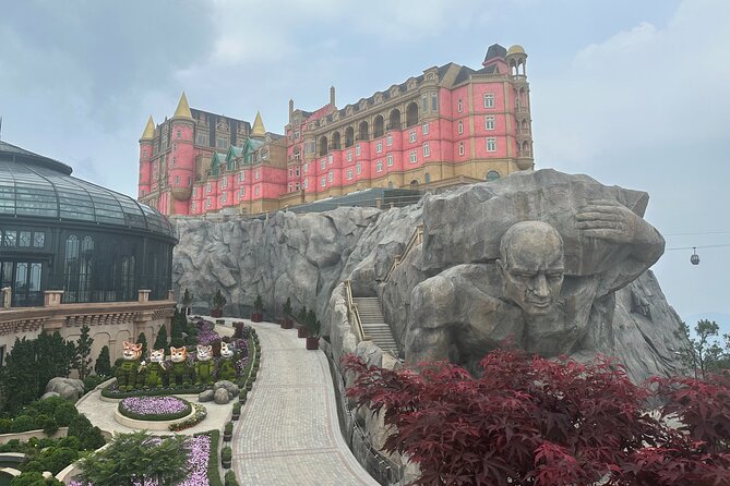 DA NANG Ba Na Hills, Golden Bridge & Cable Cars PRIVATE TOUR - Private tour reality check: best for families, couples, and pace-matching