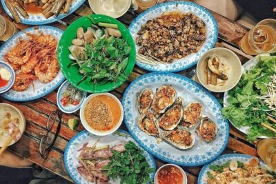 Da Nang By Night: Seafood dinner, night market and cruise trip - Dragon Bridge at night: the big “wow” stop and why select-day shows matter