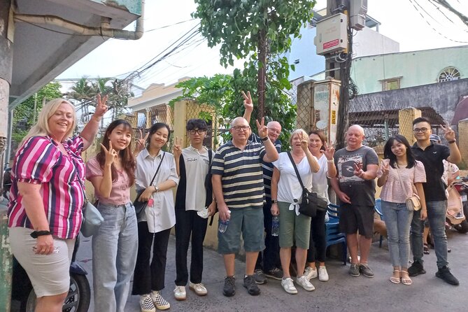 Da Nang By Night: Seafood dinner, night market and cruise trip - Da Nang night market: bargaining skills, local flavors, and how to not get carried away