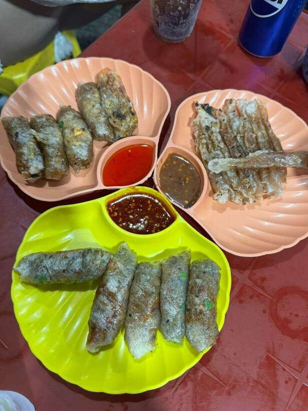 Da Nang City Street Food Private Tour With Local Students - How to Eat Like a Local (Without Overthinking It)