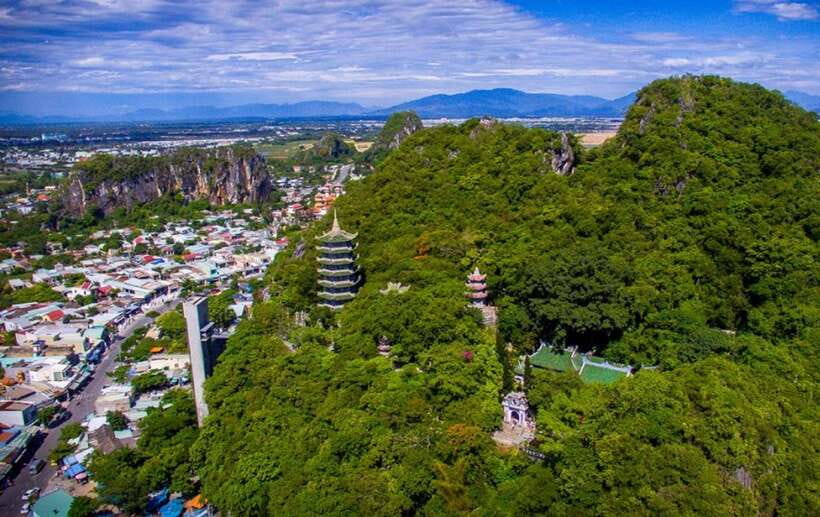Da Nang: Golden Bridge, Lady Buddha, Marble Mt & Am Phu Cave - Am Phu Cave: a long cave walk tied to war history and Buddhist ideas