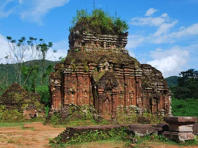 Da Nang: Half-day Journey To My Son Sanctuary - What You’ll See at My Son: From Offerings to Brick Temples