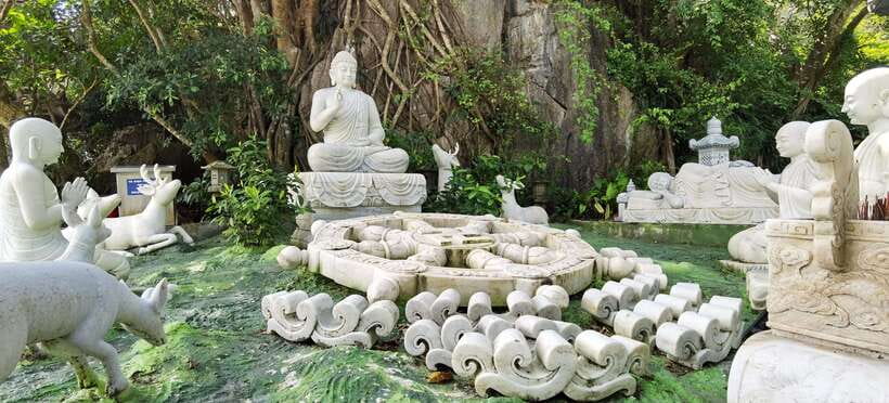 Da Nang/Hoi An: Marble & Monkey Mountains with Am Phu Cave - Lunch break: home-style Vietnamese food with a simple rhythm