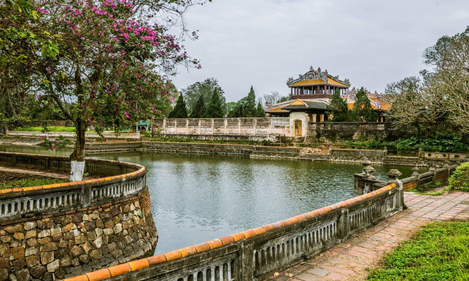 Da Nang: Hue Imperial City and Hai Van Pass Small Group Tour - Hai Van Pass: the stop that makes the drive worth it