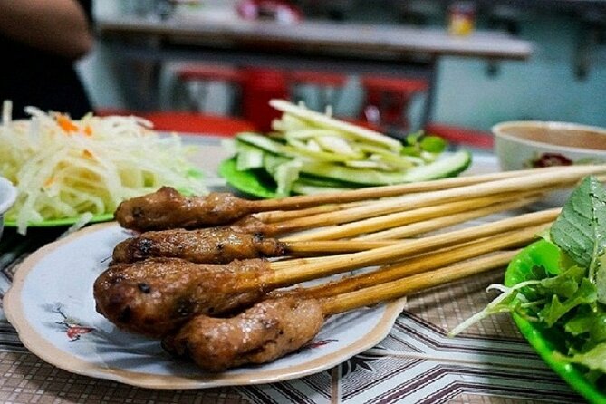 Da Nang Night Foodie Tour City and Han River Cruise By Private - A Da Nang Night Tour That Starts With Eating, Not Wandering