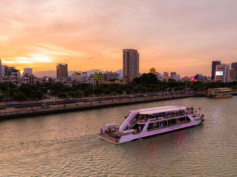 Da Nang: Poseidon Cruise with Dinner and Dragon Bridge Show - Onboard entertainment: Apsara dance, Timber-style moves, and a DJ party