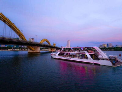 Da Nang: Poseidon Cruise with Dinner and Dragon Bridge Show - The dinner set menu: salmon, lobster, and easy dietary requests