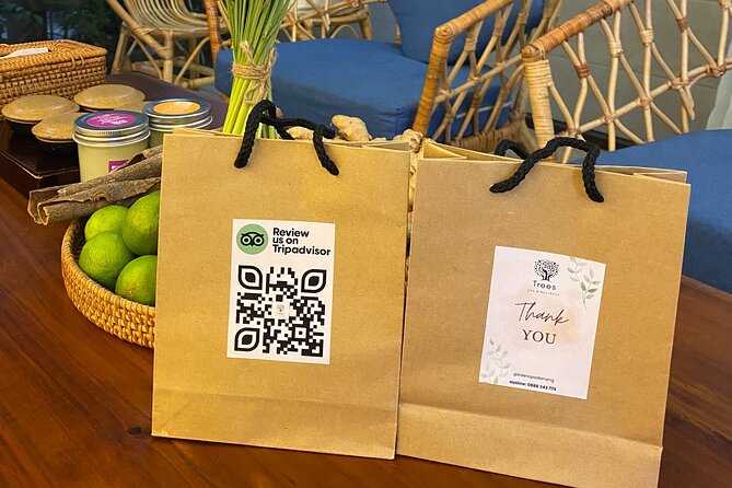Da Nang: Private 90 minutes Aroma Massage by Trees Spa - The gifts after the massage: small, memorable, and included