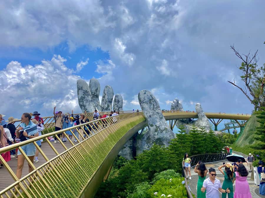 Danang: Golden Bridge by Private Car or Bus w hotel pickup - Guides and drivers: the human details that make the day smoother