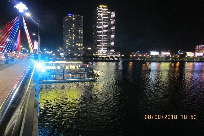 Dragon Cruise by Romantic Yatch: Tasty Beer/Flower/Cake & Dance - Seating and boarding: big boat rules, small boat comfort