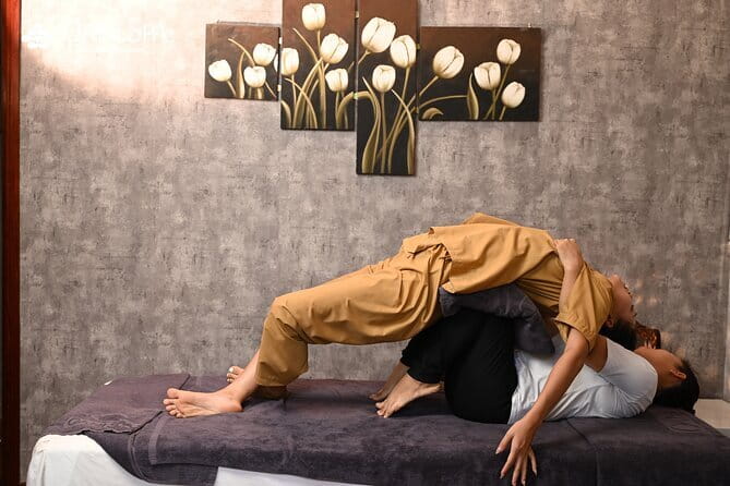 Experience Asian Style Full Body Massage Therapy - Clean, Cozy Atmosphere and Attentive Staff: Why That Matters During Massage