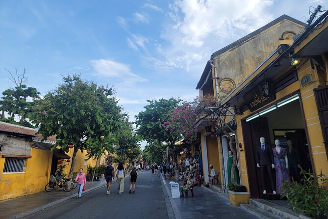 Explore Hoi An ancient town and local villages with a local guide - Lunch reset with banh mi: keep it simple, keep it moving