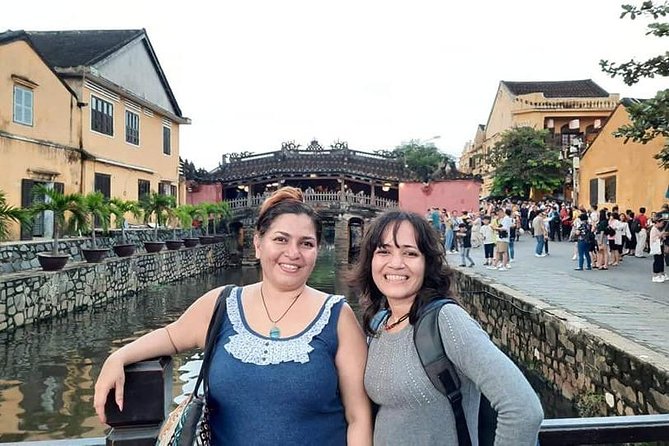 Guided Tour to Coconut Village,Basket Boat ride,Hoi An Walking Tour,Night Market - The 20-minute sampan cruise: early night Hoi An from the river