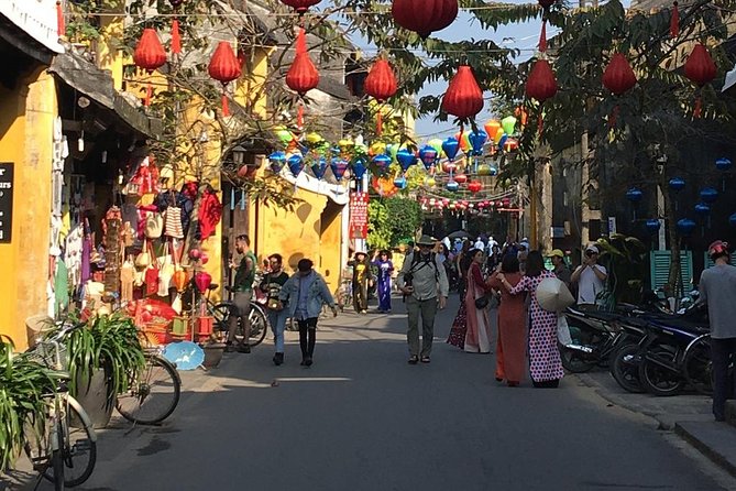 Guided Tour to Marble Mountains & Hoi An Walking Tour , Night Market, Boat Ride - Sampan boat ride at lantern time: quiet contrast after the walking