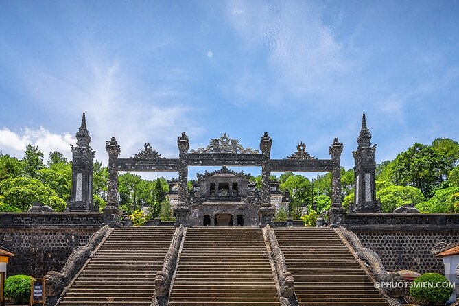 Hai Van Pass and Hue City Sites Deluxe Small Group Tour - Lunch in Hue: where the schedule gives you a breather