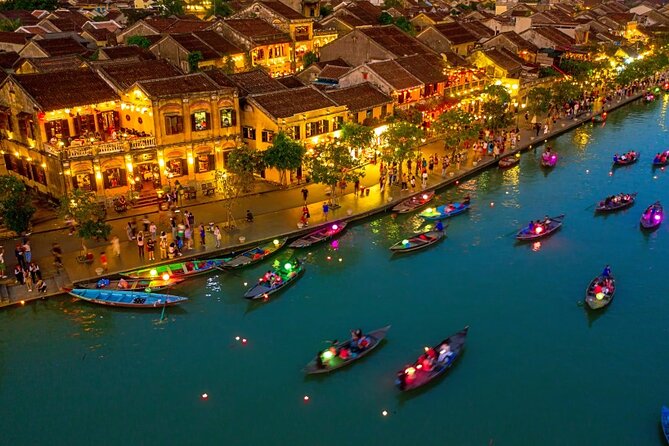 Hoi An Ancient town -Marble Mountains Tours FROM DANANG(15H30-21H - Dinner in Hoi An: what you actually eat (and why it’s worth it)