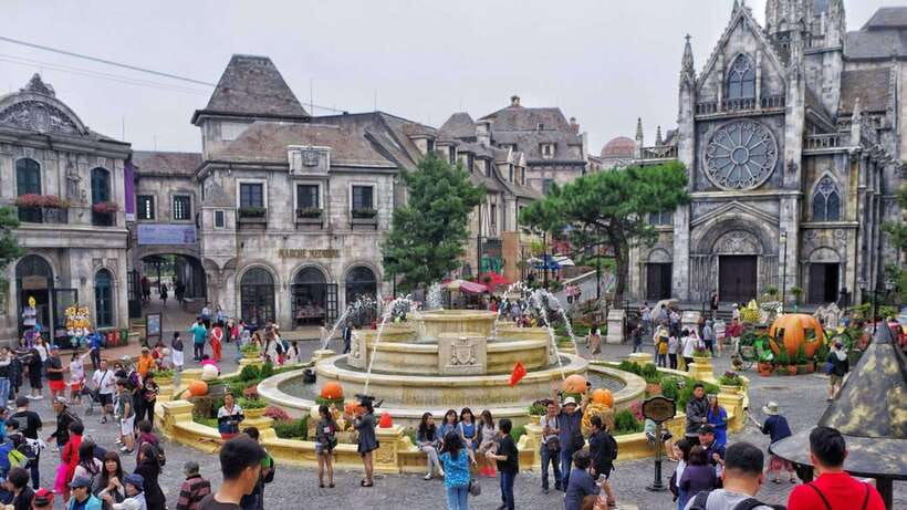 Hoi An / Da Nang to Ba Na Hills Day Trip with Golden Bridge - Hotel pickup to first ascent: starting the day without stress