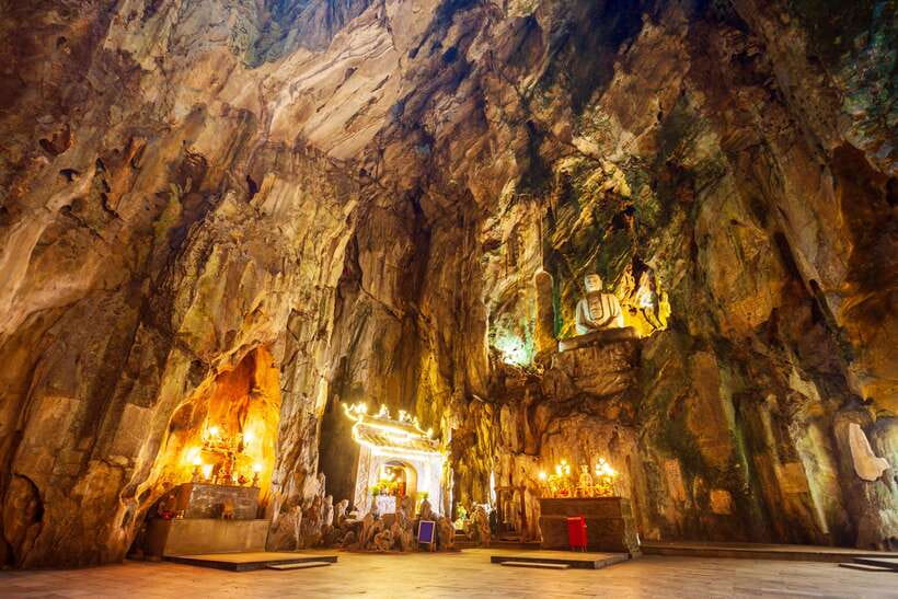 Hoi An: Private Car to Hue with Multi Sightseeing Stops - Golden Bridge at Bà Nà Hills: the “hands” photo and the walk-through time