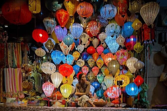 Hoi An Walking Tour, Sampan Boat Trip , Foodie Tour by Night - Night market shopping with your guide so it stays fun