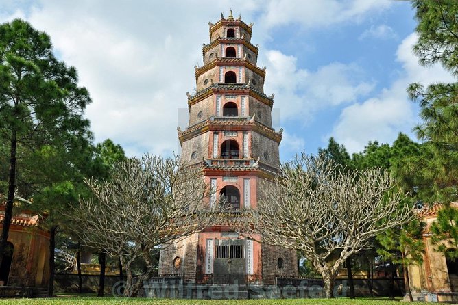 Hue Imperial City Daily Ingroup Tour via Hai Van Pass - Noon Gate to Thai Hoa Palace: the royal spaces you can actually see