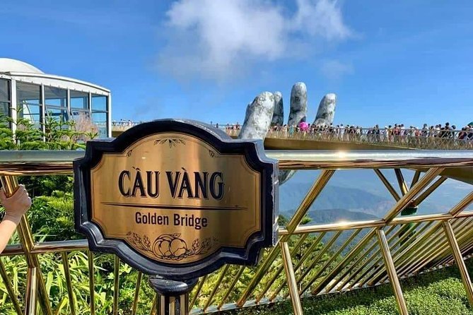 Private luxury Ba Na Hills & Hoi An Walking Tour, Night Market - Night market hour: lantern streets and browsing on your terms