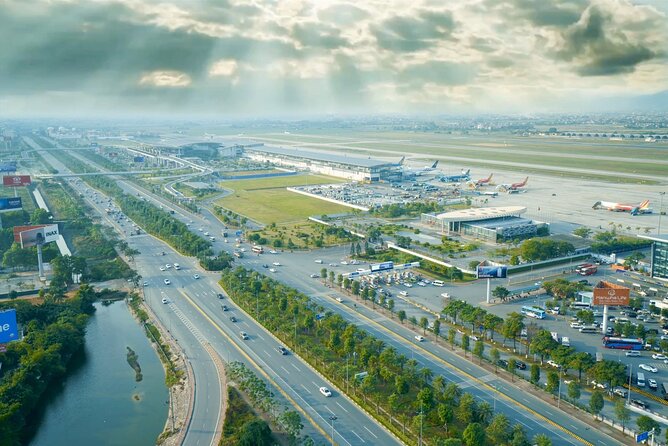 Private transfer Danang airport - Hotels in Danang - The meet-and-greet system: name placard, voucher, and quick contact